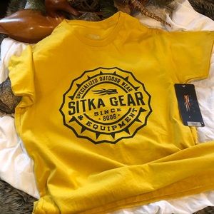 NWT Sitka tshirt in bright yellow